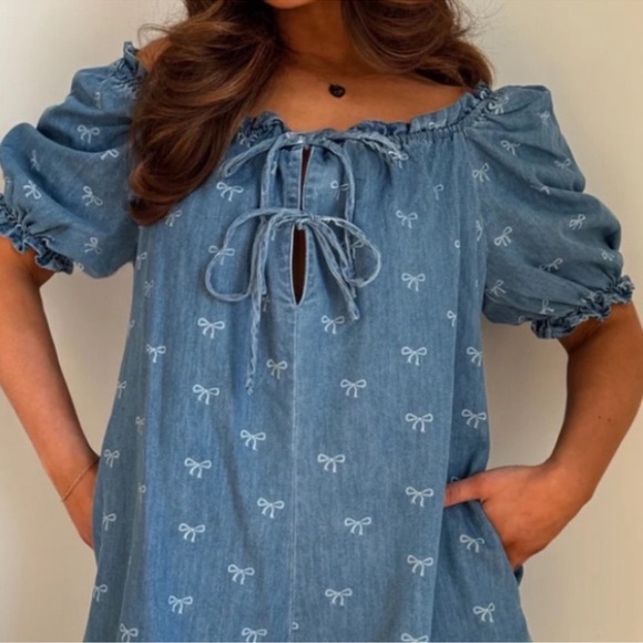 DENIM AND BOWS ONE PIECE ROMPER!! Impeccable boutique quality! S - Picture 2 of 4